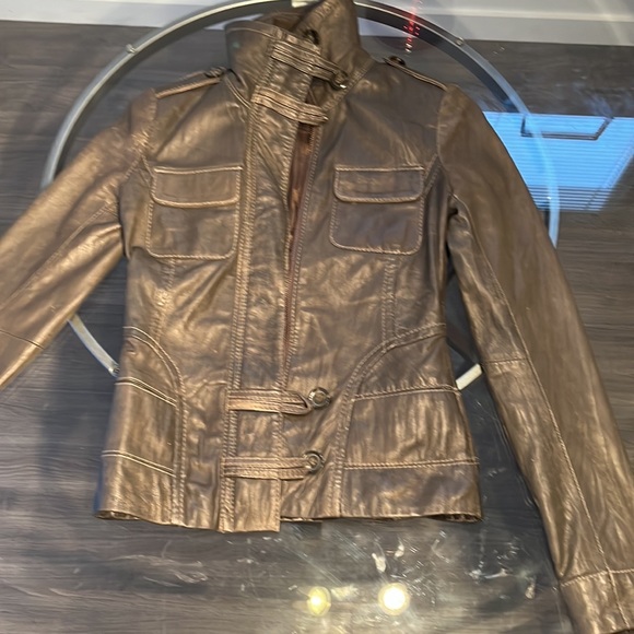It is a army green DANIER 3XS leather jacket - Picture 1 of 8